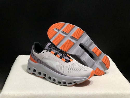 كاجوال اون راننج كلاود مونستر