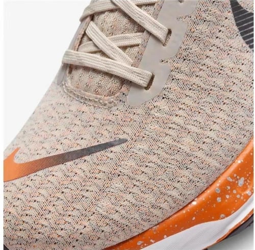 حذاء نايكي اير زوم ZOOM X