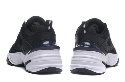 حــــذاء نايـــــكي M2K