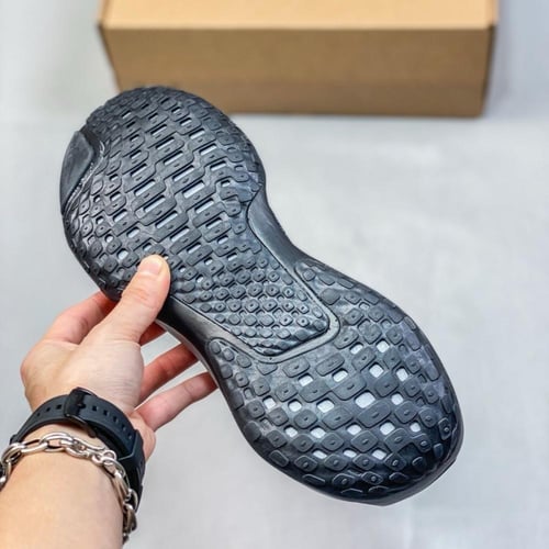 حــــذاء نايـــــكي ZOOM X