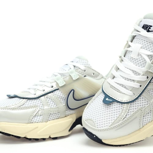 حذاء نايكي V2K RUN