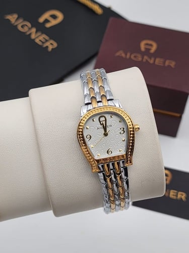 ساعة أقنر النسائية