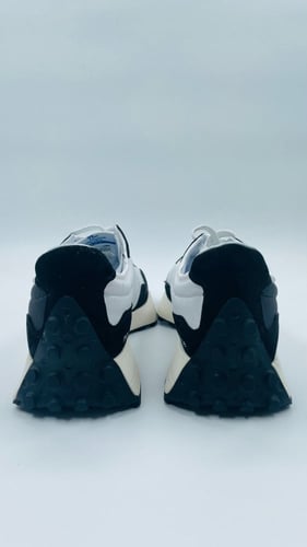 New Balance 327