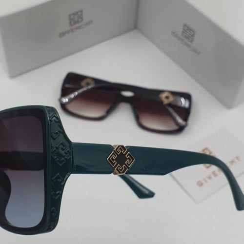 نظارة جيفنشي