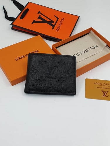محفظة لويس فيتون
