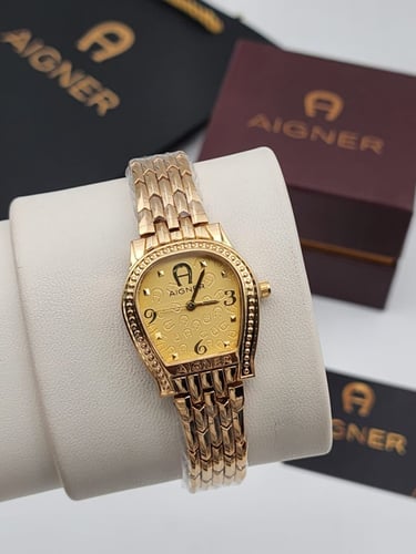 ساعة أقنر النسائية