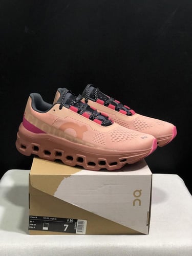 كاجوال اون راننج كلاود مونستر