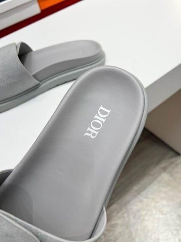 حذاء DIOR - متجر الاختيار الافضل