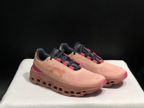 كاجوال اون راننج كلاود مونستر