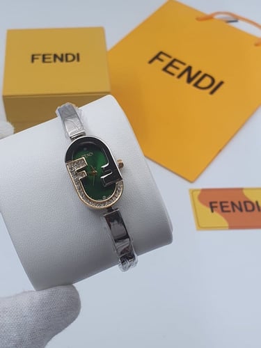 ساعة فندي نسائية