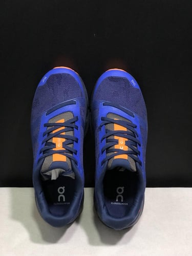 On Running Cloud جو