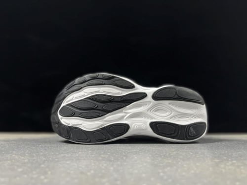 New balance v14 1080