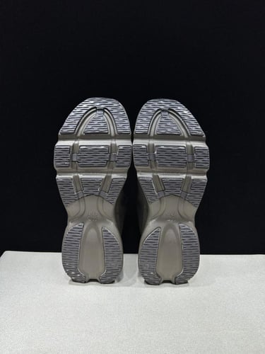 كاجوال اون راننج كلاود لويفي سولو