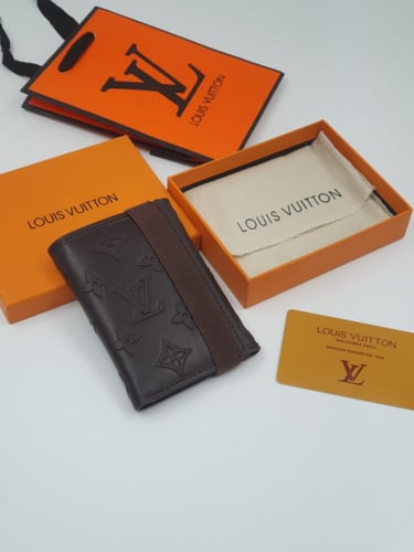 محفظة لويس فيتون
