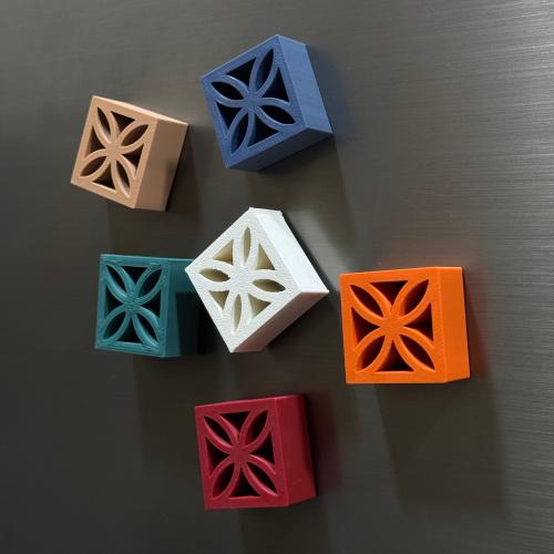 مغناطيس مكعب البيذانة