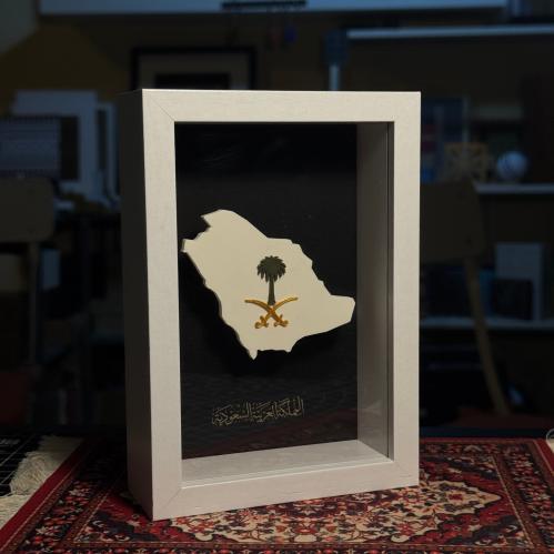 إطار سيفين ونخلة