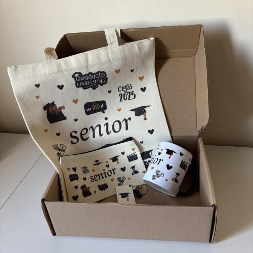 توت باق وكوب ومحفظه وميداليه