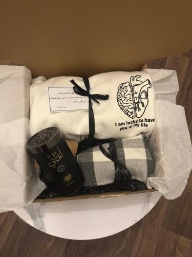 بلوفر ومبخره الكترونيه وشال