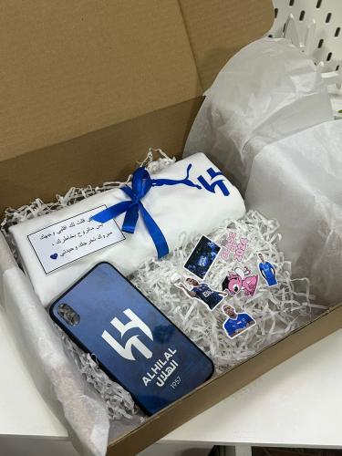 تيشيرت مع كفر جوال واستكرات