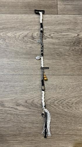 خصله بخيوط مقاسها ٣٧ سم