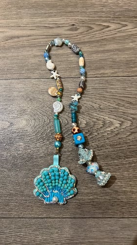 اكسسوار الشنطه بالخرز المطرز