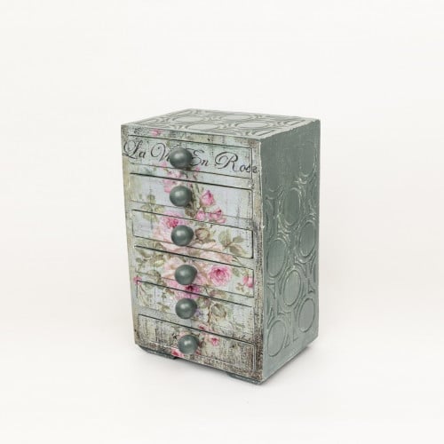 صندوق مُزيّن بالورد