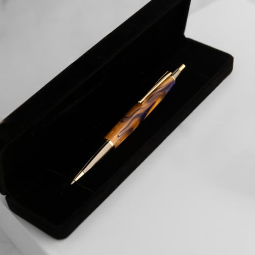 قلم منحوت يدويًا من الرزن