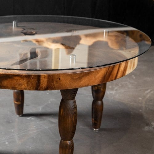 طاولة وسطى مميزة من الخشب الطبيعي