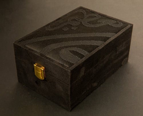 صندوق عود مصنوع من القماش الفاخر