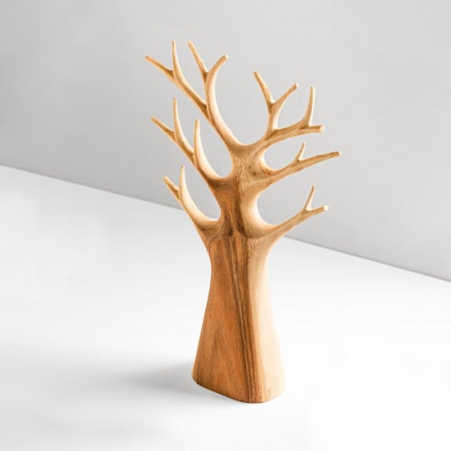 شجرة ديكورية من الخشب