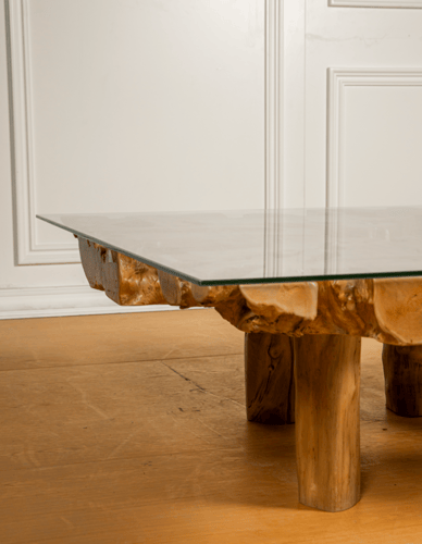 طاولة رئيسية من جذوع الخشب الطبيعي