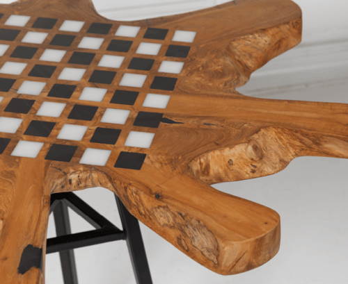 طاولة شطرنج بتصميم فني فاخر من خشب التيك