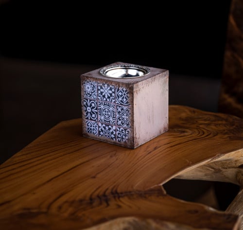 مبخرة بفن الديكوباج