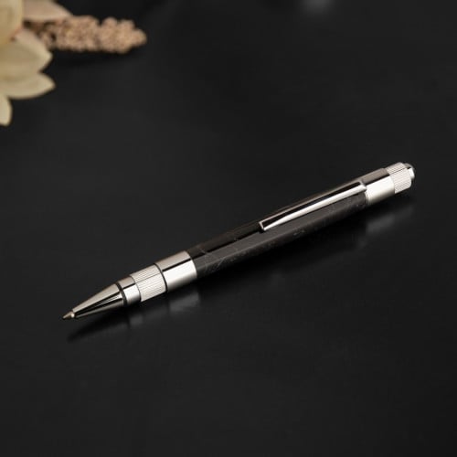 قلم منحوت يدويًا من الرزن