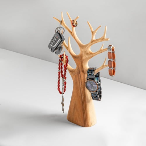 شجرة ديكورية من الخشب