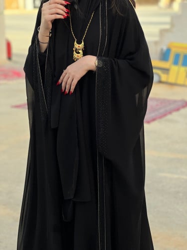 عباية بتفاصيل شك