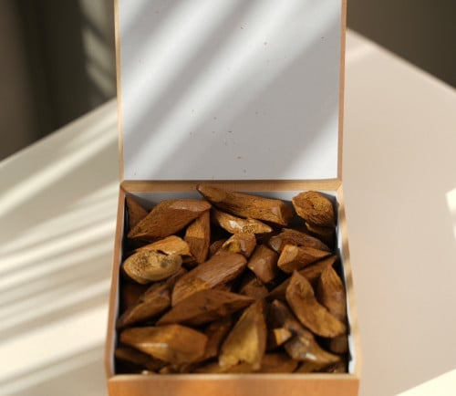 بخور عود كمبودي (الوقية)