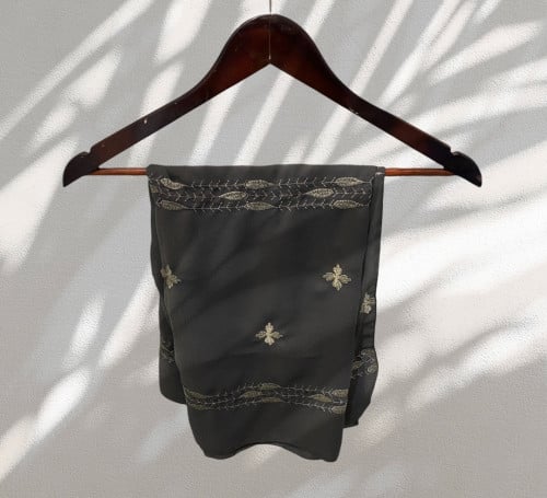 طرحه رمادي مطرزه