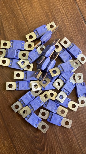 فيوز ميقا 400 امبير MEGA