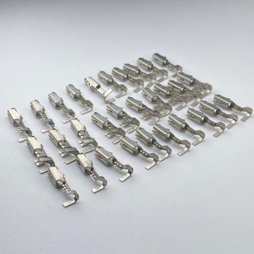 علبة فيوزات/كتاوت معزولة تماماً