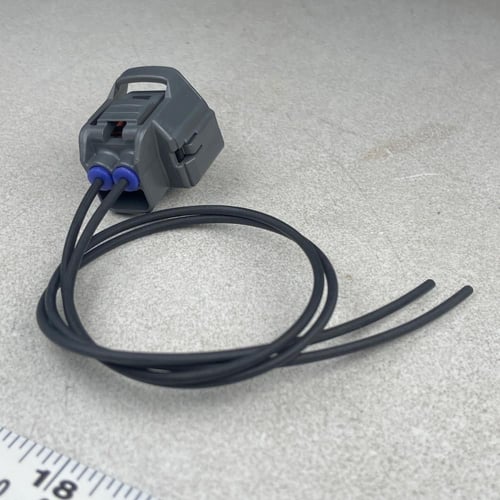 فيش حساس تويوتا كرنك و كام (أصلي) مع أسلاك تكسل ١٨...