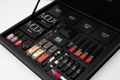 . بوكس بلاك مودا بيوتي الجديد 30 قطعة