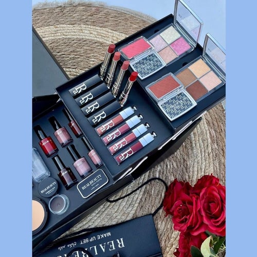 طقم مكياج من ريال بيوتي الاكثر فخامه