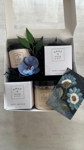 Body scrub and body butter