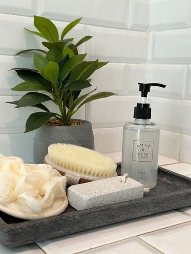 Body and hand wash with white musk