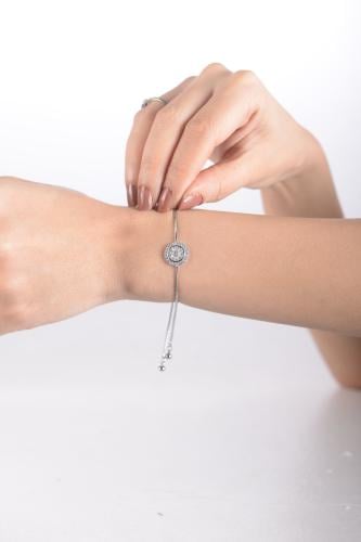 أسوارة نسائية لون فضي من لادون