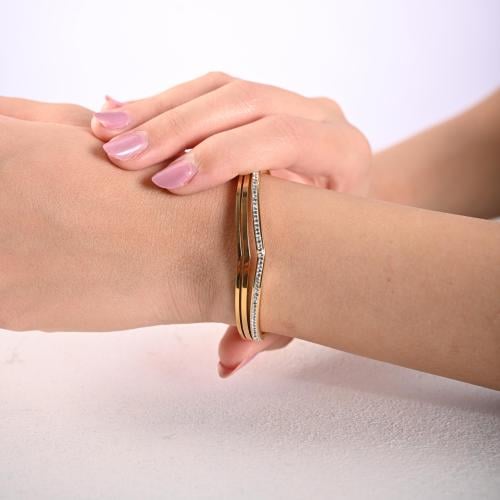 أسوارة نسائية لون ذهبي من لادون