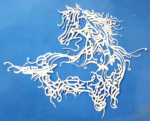 استينسل خيل بالحروفيات