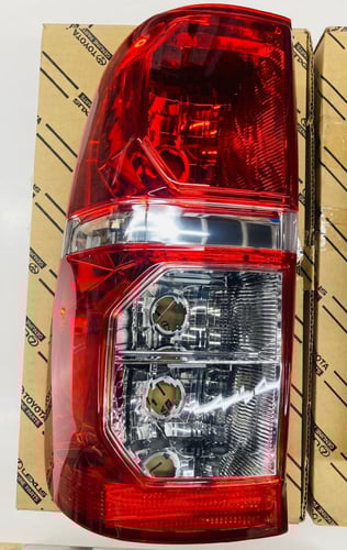 اسطب خلفي هايلكس اصلي وكالة 2012 - 2015