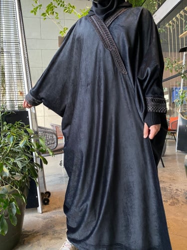 عباية بشت مخمل سوداء